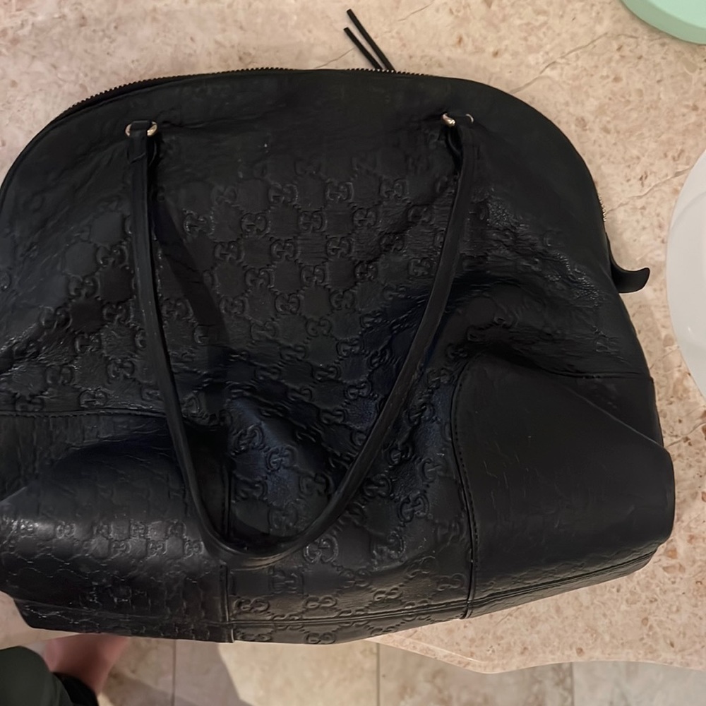 Black leather Gucci shoulder bag